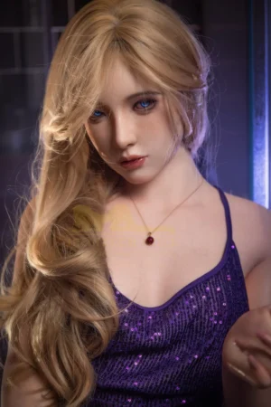 Lindsay - Small Chested Sex Doll